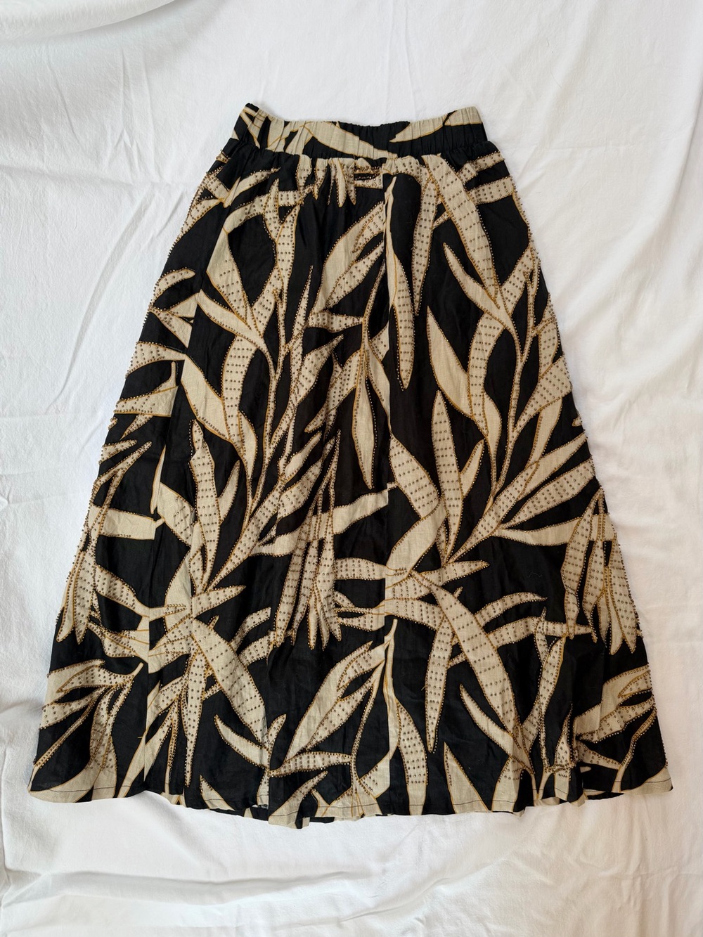 Magaschoni NWT Black and Cream Beaded Linen/Cotton Printed Skirt